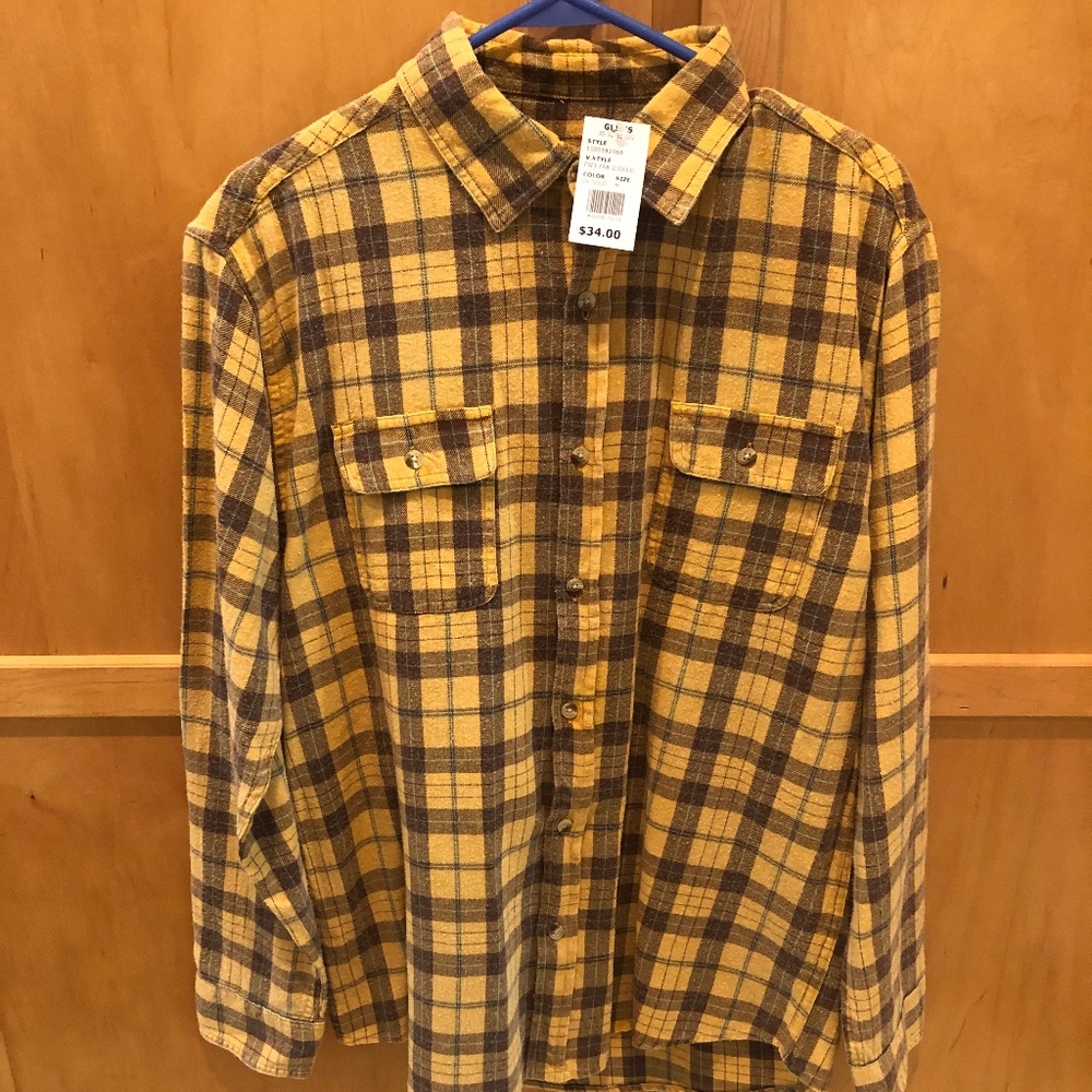 Brand New Mens Flannel Button Down Shirt (Size M)